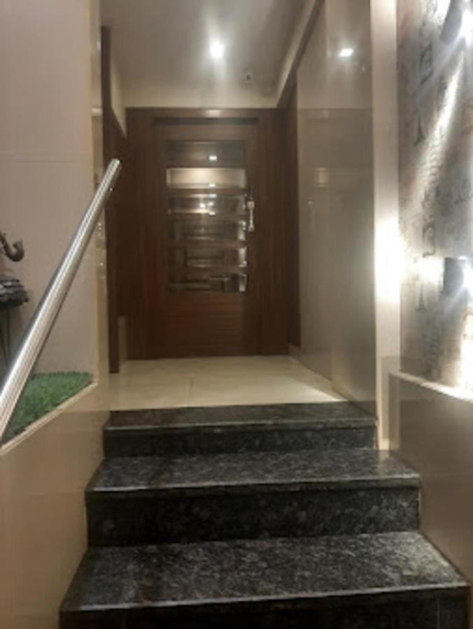 Panvel Palace Hotel Мумбай Екстериор снимка