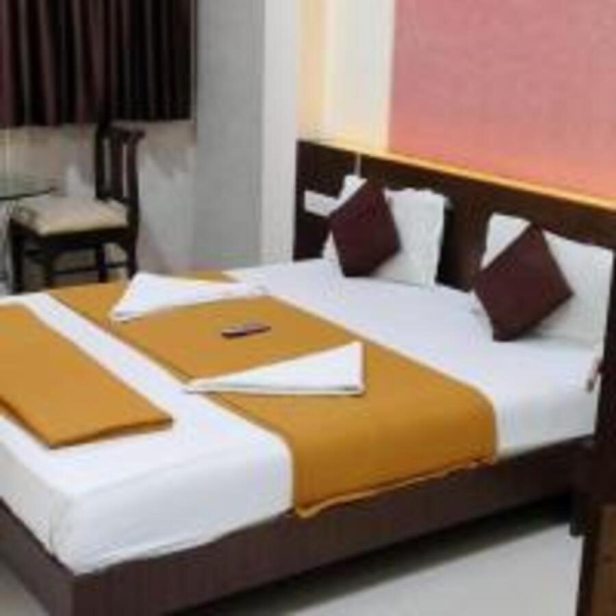 Panvel Palace Hotel Мумбай Екстериор снимка