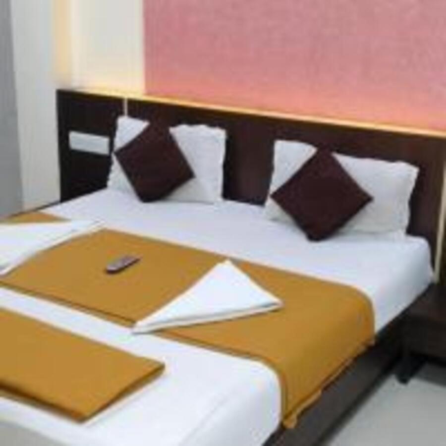 Panvel Palace Hotel Мумбай Екстериор снимка